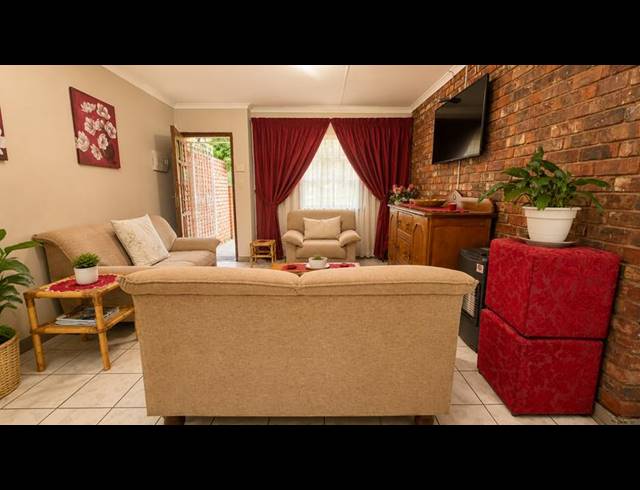 2 BEDROOM TOWNHOUSE FOR SALE IN NAVALSIG